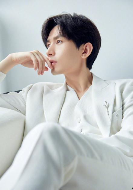 吃瓜大爆料杨紫成毅,瓜田里的甜蜜邂逅